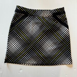 Women’s checkered golf skort Black and yellow size 6